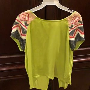 Women’s Guess Top. EUC. Size Small.